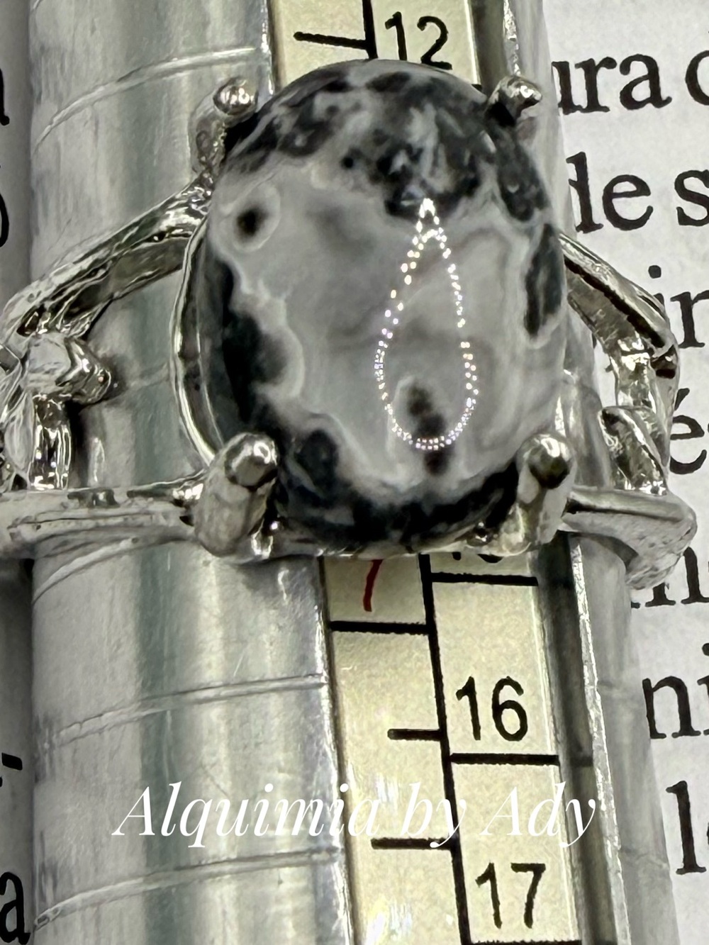 Alquimia Black and White Agate Ring